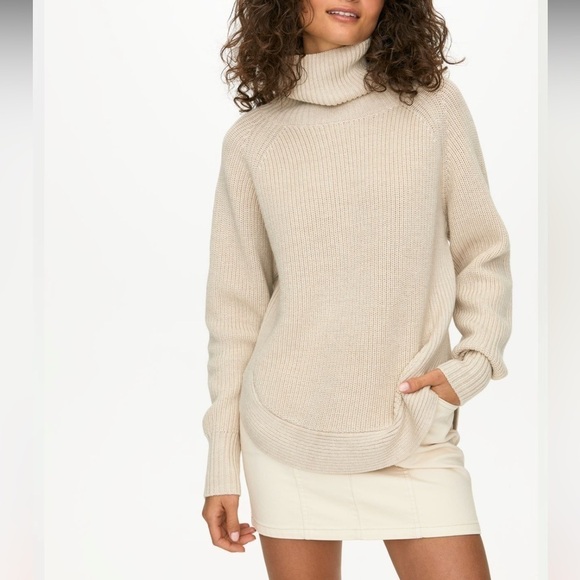 ARITZIA Wilfred Free Asianna Merino Wool Sweater - Picture 3 of 11